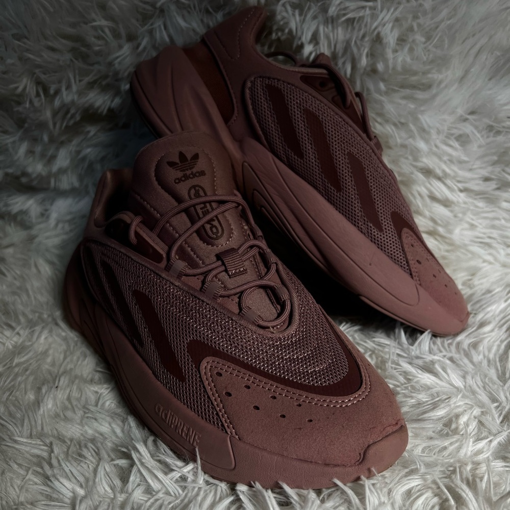 Adidas Sneakers